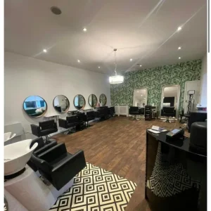 Beauty salon with treatment rooms and kitchen - Image 2