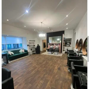 Beauty salon with treatment rooms and kitchen - Image 5