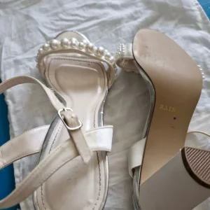 ivory wedding shoes - Image 5