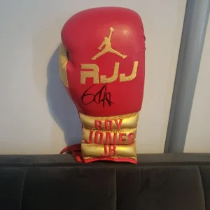Boxing Glove Signed by Roy Jones Jr - Image 2