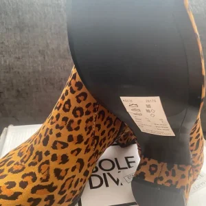 Ladies suede ankle boots - Image 3