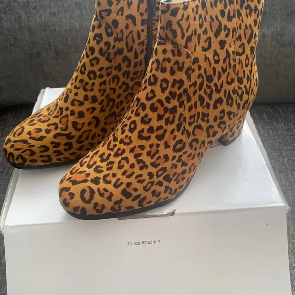 Ladies suede ankle boots