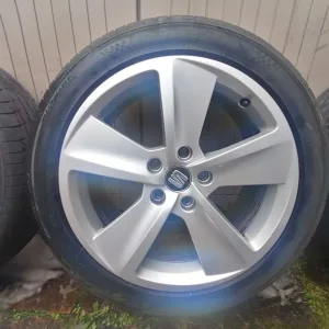 17 inch Seat Leon alloy wheels - Image 4