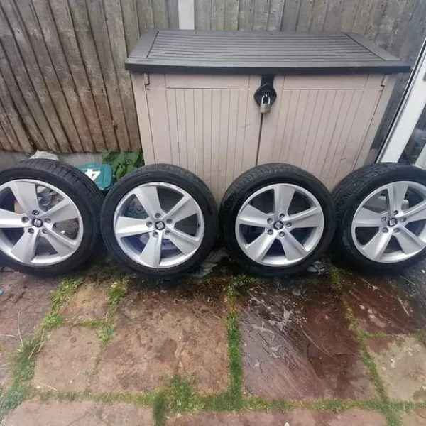 17 inch Seat Leon alloy wheels