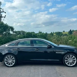 2012 Jaguar XJ 3.0d V6 Portfolio Saloon - Image 3