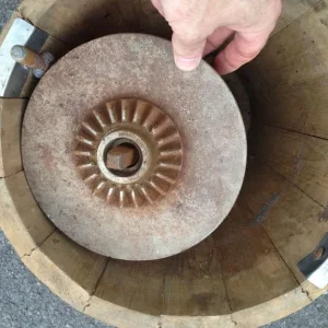 old hand cranked ice cream maker - Image 4