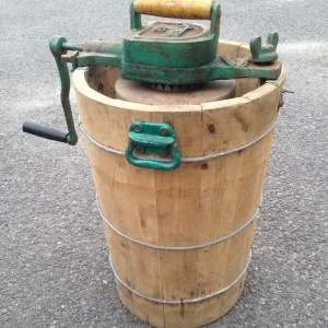 old hand cranked ice cream maker - Image 8