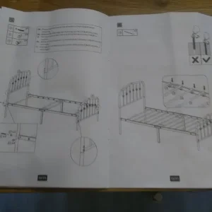 Single bed with metal headboard - Image 4
