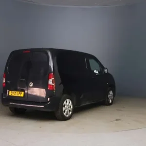 2021 Vauxhall Combo 1.5 Diesel Manual Panel Van Black Griffin Edition - Image 5