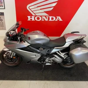 HONDA VFR800F - Image 2