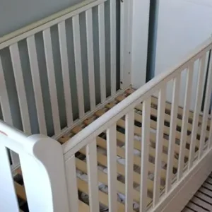 Tutti Bambini cot bed. Sleigh design - Image 2