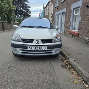 2002 Renault Clio 1.1 5-door hatchback