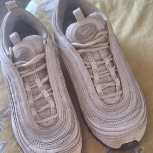 Ladies Nike trainers size 4