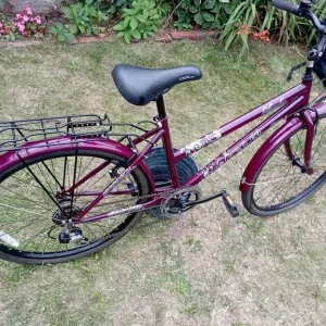 Ladies bike 26in wheels 17in frame 7speed
