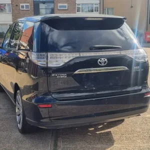 2008 Toyota Estima Hybrid 2.4L, 7-seater, All-Weather Ready - Image 5
