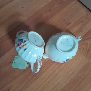 Vintage china sugar bowl and jug - Image 2