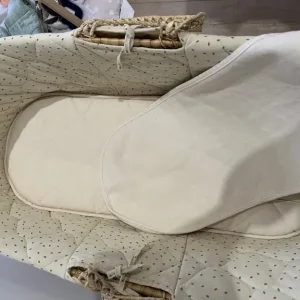 The Little Green Sheep Organic Knitted Moses Basket & Mattress - Image 4