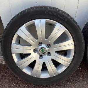 Skoda Yeti 17” alloy wheels with winter tyres - Image 2