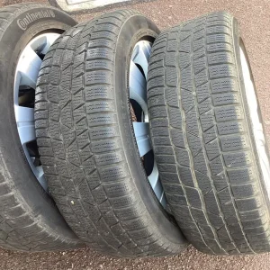 Skoda Yeti 17” alloy wheels with winter tyres - Image 6