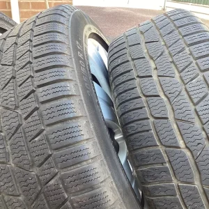 Skoda Yeti 17” alloy wheels with winter tyres - Image 8