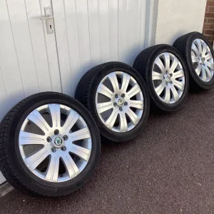 Skoda Yeti 17” alloy wheels with winter tyres