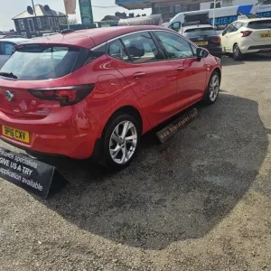 2016 Vauxhall Astra 1.4i Turbo SRi Euro 6 5-door hatchback petrol manual - Image 5
