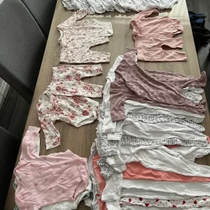 Baby clothes 0-3 months