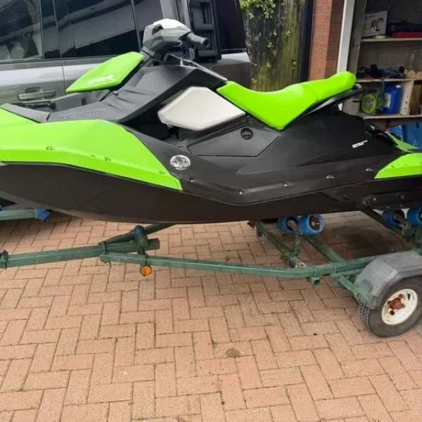 Seadoo Spark Jet ski + roller trailer