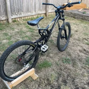 Rare 24Seven DarkAngel DH bike - Image 3