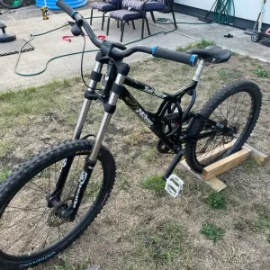 Rare 24Seven DarkAngel DH bike - Image 4