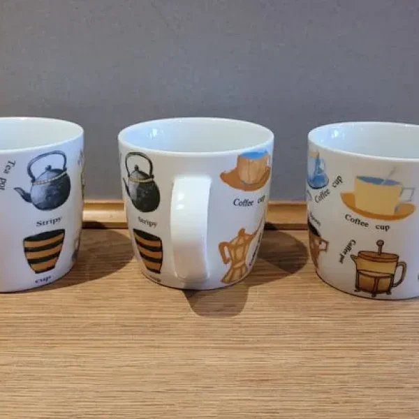 Teapot and cup mugs set