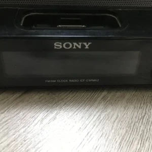 SONY Radio and Audio Docking System - Image 4