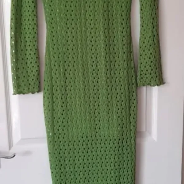 Size M (10) grass green lace backless maxi dress from Bershka
