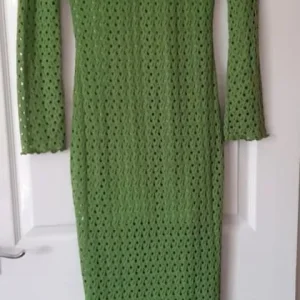 Size M (10) grass green lace backless maxi dress from Bershka