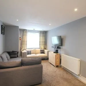 2 bedroom ground floor apartment in Holmes Chapel, Cheshire East - Image 2