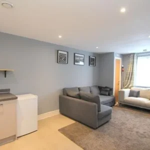 2 bedroom ground floor apartment in Holmes Chapel, Cheshire East - Image 3
