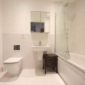 2 bedroom ground floor apartment in Holmes Chapel, Cheshire East - Image 5