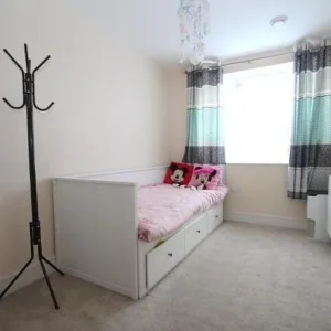 2 bedroom ground floor apartment in Holmes Chapel, Cheshire East - Image 7