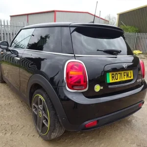 2021 Mini Cooper S Electric – Front and Side Damage, Cat-S Salvage, Repairable - Image 2