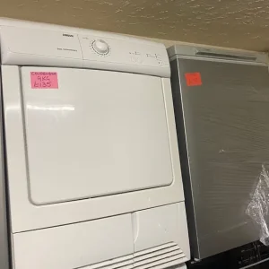 WHITE ZANUSSI FAMILY SIZED CONDENSER TUMBLE DRYER