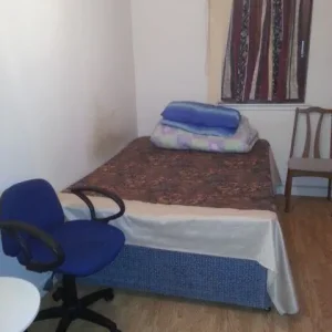 2 DOUBLE BEDROOMS AND A MASTER BEDROOM IN FULLY FURNISHED FLAT - Image 6