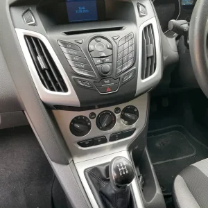 Ford Focus 2012 Hatchback Manual 5-door - Image 5