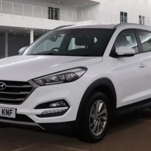 2015 Hyundai Tucson 2.0 CRDi SE Nav 4WD Estate - Image 2
