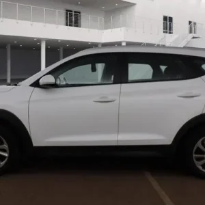 2015 Hyundai Tucson 2.0 CRDi SE Nav 4WD Estate - Image 8