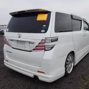 2011 Toyota Vellfire 2.4Z Platinum Selection with Bodykit and Alloy Wheels - Image 3