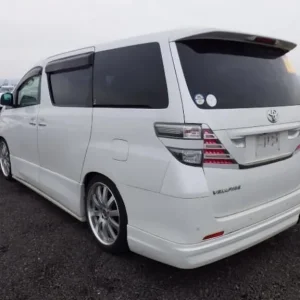 2011 Toyota Vellfire 2.4Z Platinum Selection with Bodykit and Alloy Wheels - Image 4