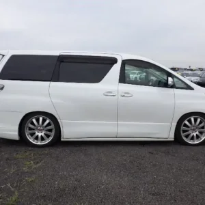 2011 Toyota Vellfire 2.4Z Platinum Selection with Bodykit and Alloy Wheels - Image 6