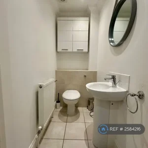 3 bedroom mews-style house in Annaleigh Place - Image 7