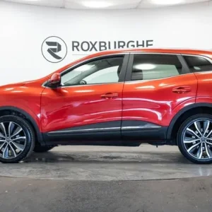 2020 Renault Kadjar 1.3 TCE 5-door SUV with 19-inch alloys and full tech - Image 4
