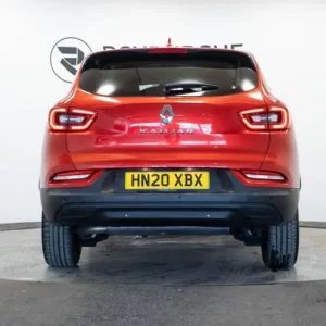 2020 Renault Kadjar 1.3 TCE 5-door SUV with 19-inch alloys and full tech - Image 7
